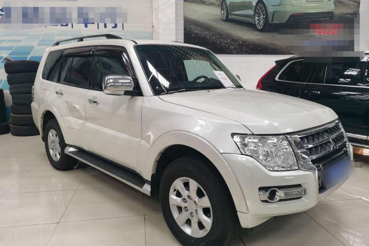 Used Mitsubishi Pajero 2018 3.0L Automatic Luxury Edition
