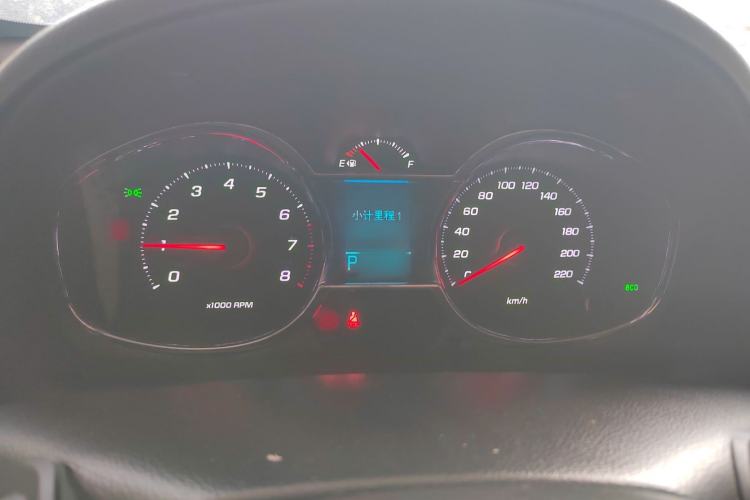 Used Chevrolet Captiva 2015 2.4L 4x4 Flagship Edition 7-Seater
