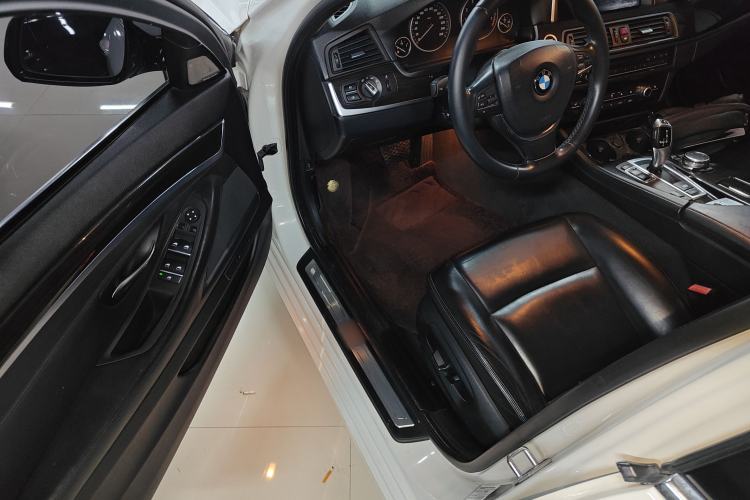 Used BMW 5 Series 2014 525Li Luxury Design Package
