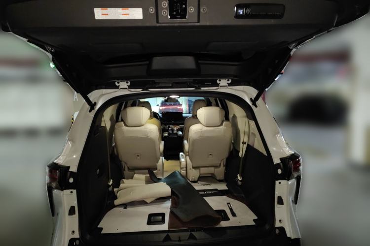 Used Toyota Sienna 2024 2.5L Hybrid Four-Wheel Drive Prestige Edition
