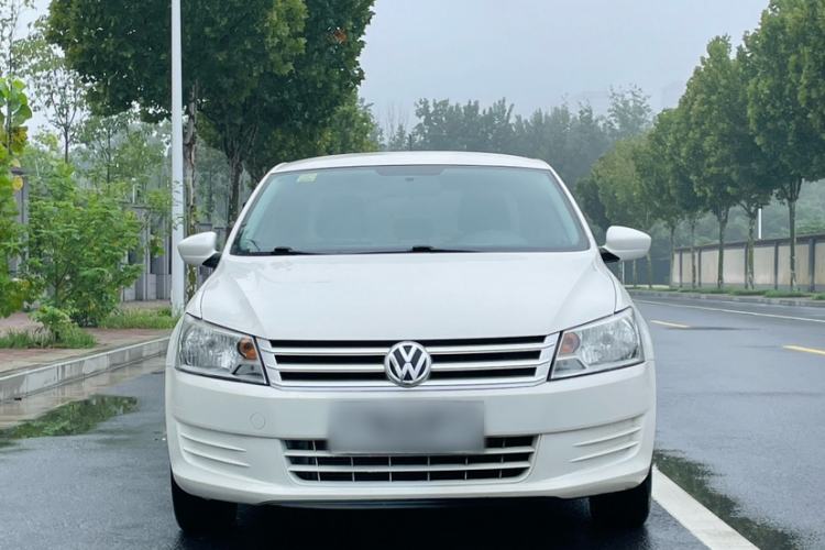 Used Volkswagen Santana 2015 1.6L Manual Fashion Edition
