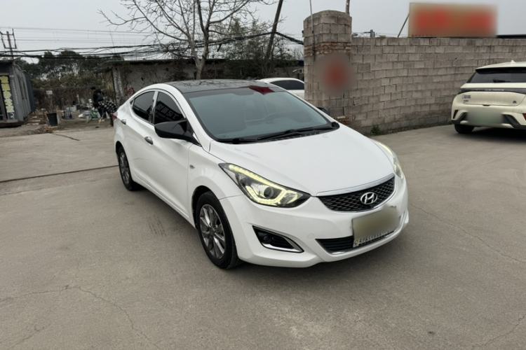 Used Hyundai Elantra (5th Generation / Langdong) 2016 1.6L Automatic Smart Version