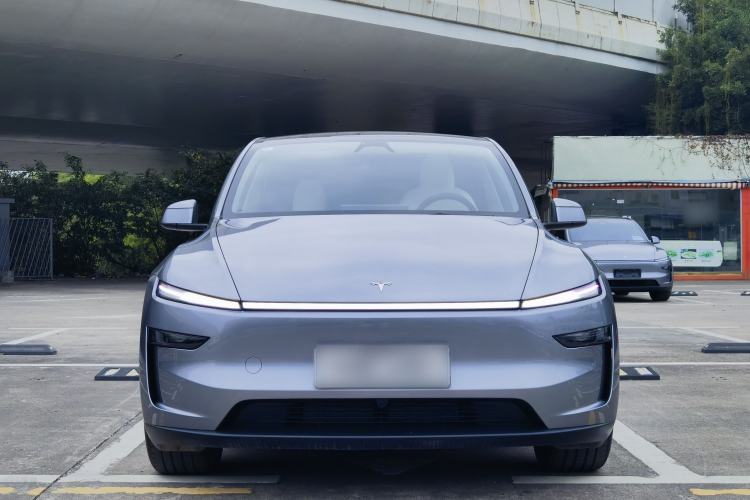 Used Tesla Model Y 2025 Rear-Wheel-Drive Version
