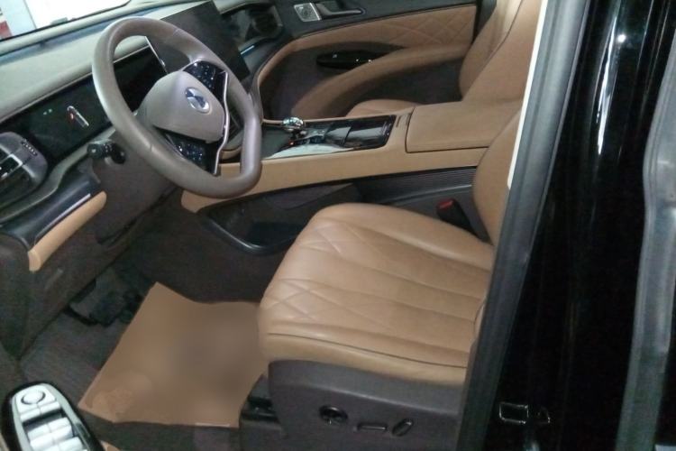 Used Denza D9 2022 DM-i 970 Four-Wheel Drive Flagship Model
