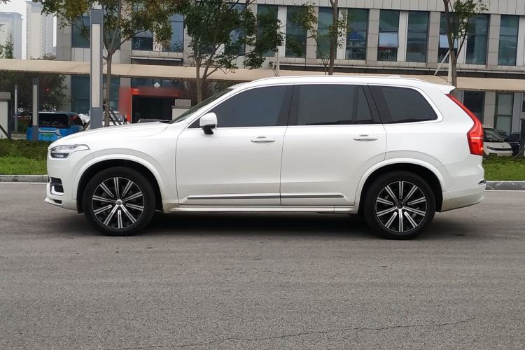 Used Volvo XC90 2023 B5 SmartDrive Luxury Edition 5 Seats
