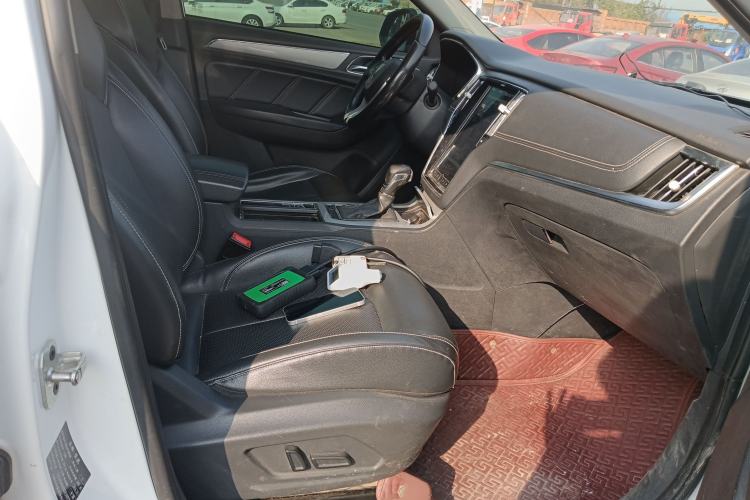 Used Roewe RX5 2016 20T Two-Wheel Drive Automatic Internet Smart Edition
