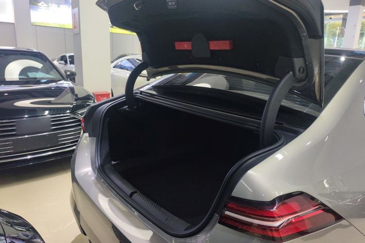 Used BMW 5 Series 2024 530Li Leading Model M Sport Package
