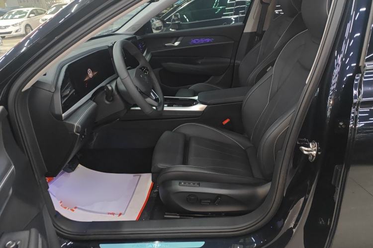 Used Volkswagen Passat 2025 Pro 380TSI Starry Dragon Edition
