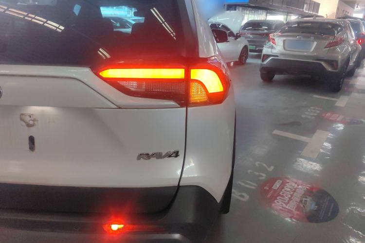 Used Toyota RAV4 2022 2.0L CVT Two-Wheel Drive Fashion Plus Edition
