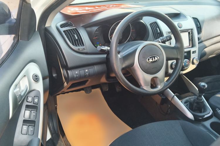 Used Kia Forte 2014 1.6L MT GL
