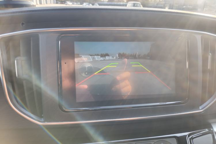 Used FORTHING Lingzhi 2023 M5L 1.6L Comfort 9-Seater
