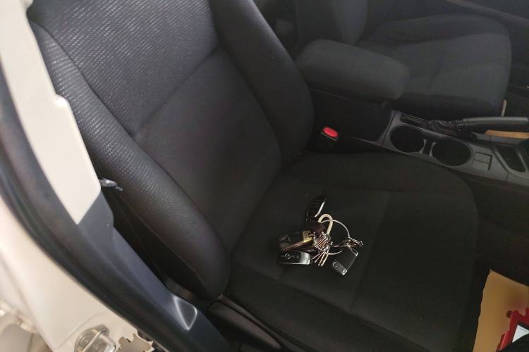 Used Toyota Levin 2017 Revised Dual-Engine 1.8H GS E-CVT Elite Sunroof Version China V Standard
