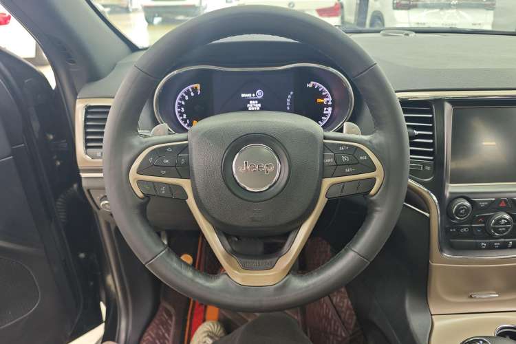 Used  Grand Cherokee 2014 3.6L Elite Navigation Edition
