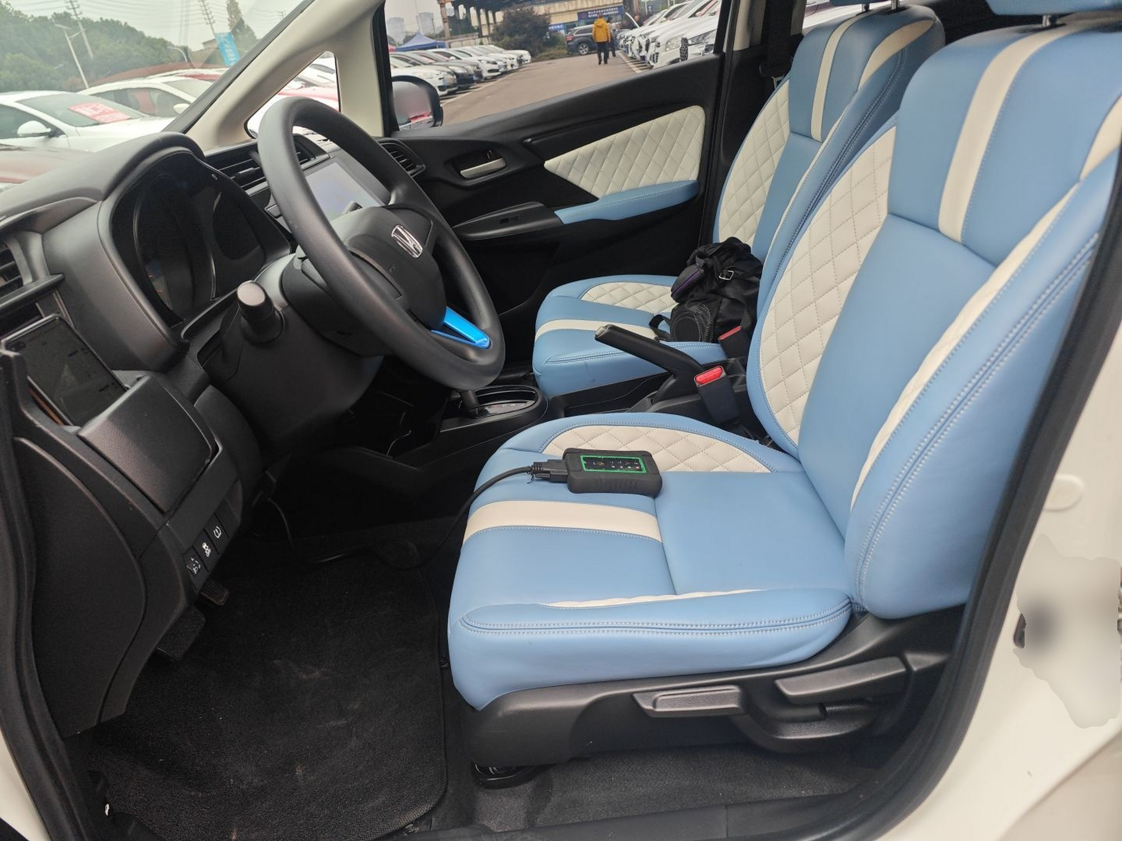 Переднее сиденье в автомобиле