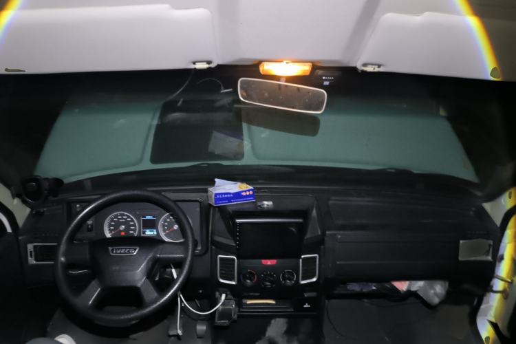 Used Iveco Daily 2017 2.5T A35 Passenger Van 5-7 Seats Model 47Z5
