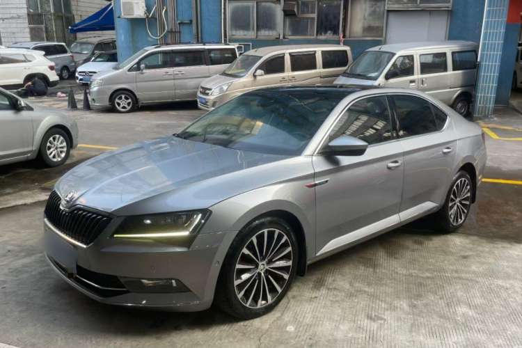 Used Skoda Superb 2016 TSI330 DSG Smart Drive Edition
