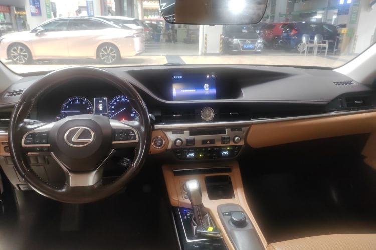 Used Lexus ES 2015 200 Elite Edition
