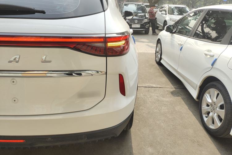 Used Haval H6 2024 1.5T Two-Wheel-Drive Classic Edition
