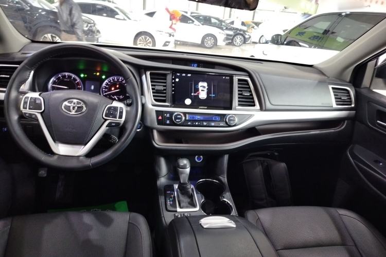 Used Toyota Highlander 2015 2.0T Two-Wheel Drive Luxury Edition 7 Seats