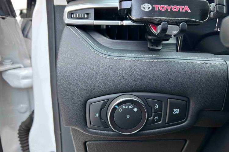 Used Ford Edge 2021 PLUS EcoBoost 245 Two-Wheel-Drive Platinum Edition 5 Seats
