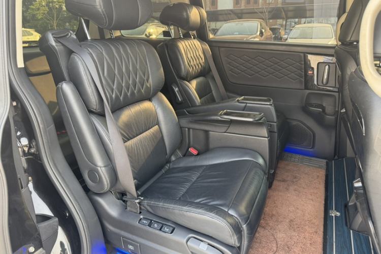 Used Honda Elysion 2019 2.0L Hybrid Luxury Edition
