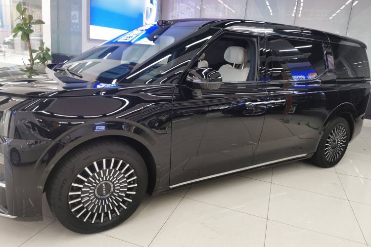 Used Zeekr 009 2024 7-Seater Aisle Version 108 kWh
