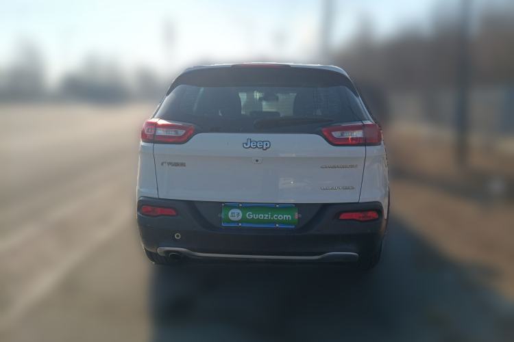 Used  Cherokee 2017 2.0L Superior Edition