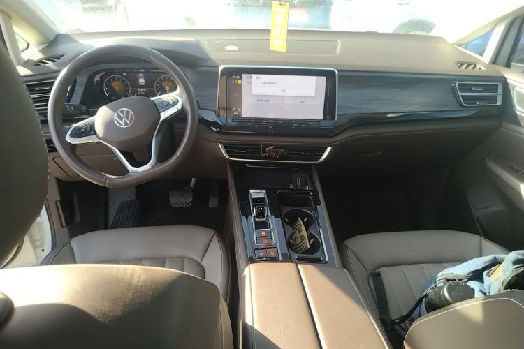 Used Volkswagen Viloran 2024 330TSI Luxury Edition
