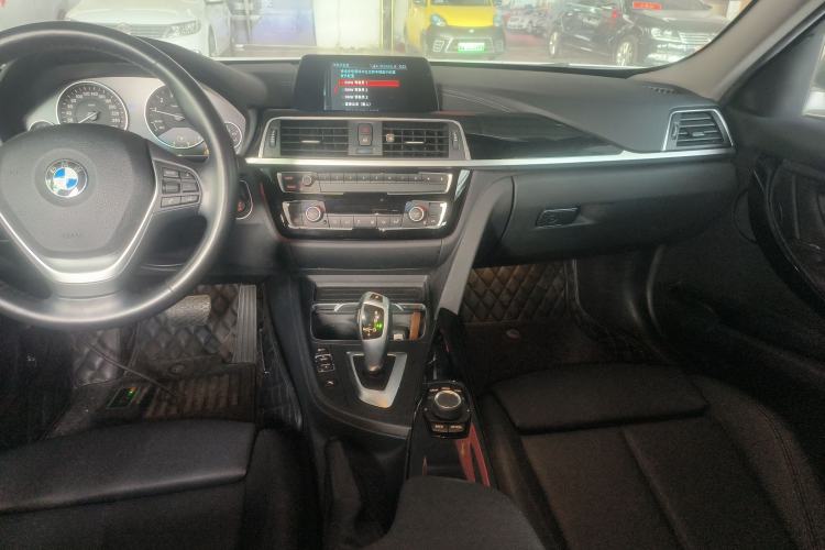 TDK.VehicleDetails.img