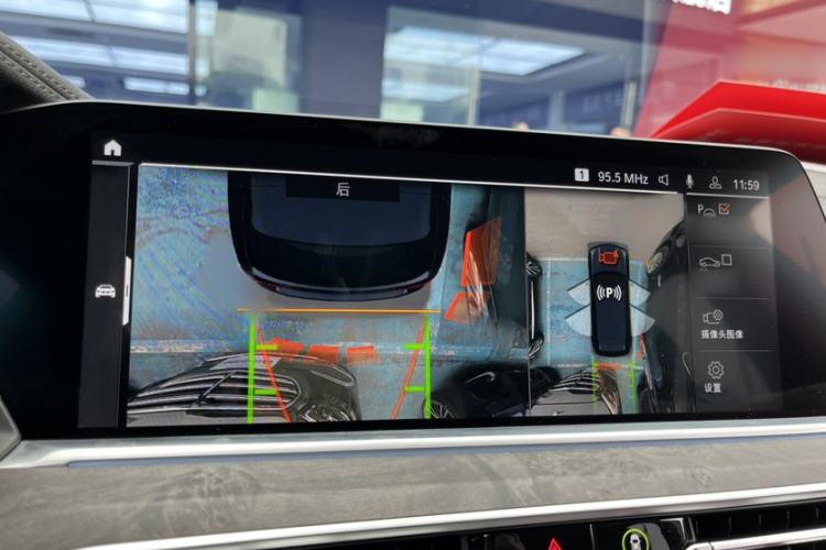 Used BMW X5 2022 Restyled xDrive 30Li Luxury Version M Sport Package
