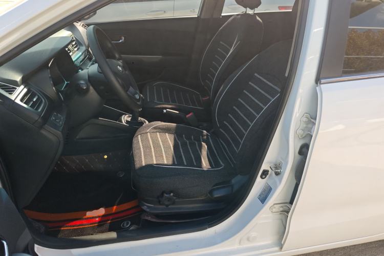 Used Kia K2 2012 Sedan 1.4L MT TOP Commemorative Edition
