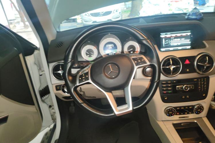 Used Mercedes-Benz GLK-Class 2015 GLK 300 4MATIC Fashion Edition Ultimate Version