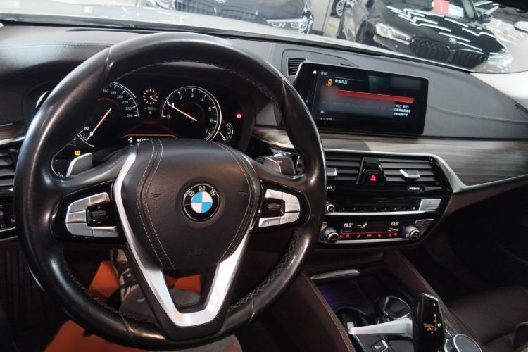 Used BMW 5 Series 2018 Facelifted 530Li Luxury Edition Premium Package
