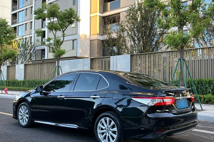 Used Toyota Camry 2018 2.0G Luxury Edition
