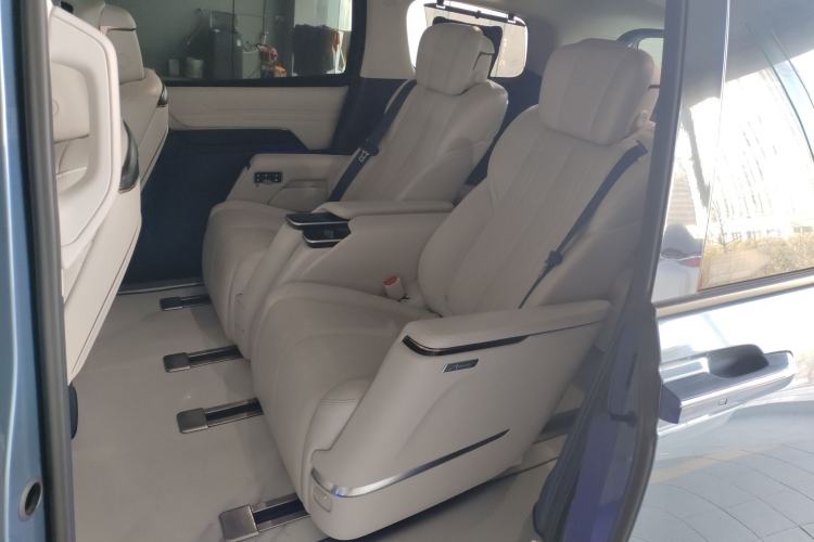 Used Buick Century 2023 2.0T Seven-Seater Yinshi Edition
