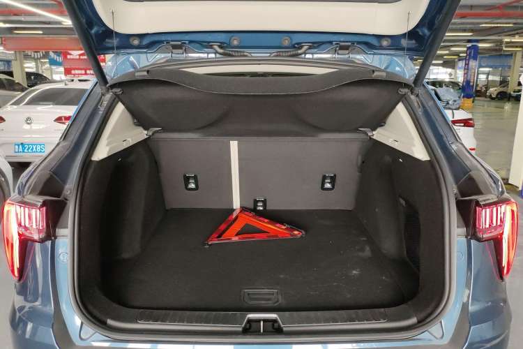 Used Lynk & Co 01 2017 2.0T Two-Wheel Drive Zhaopu Version
