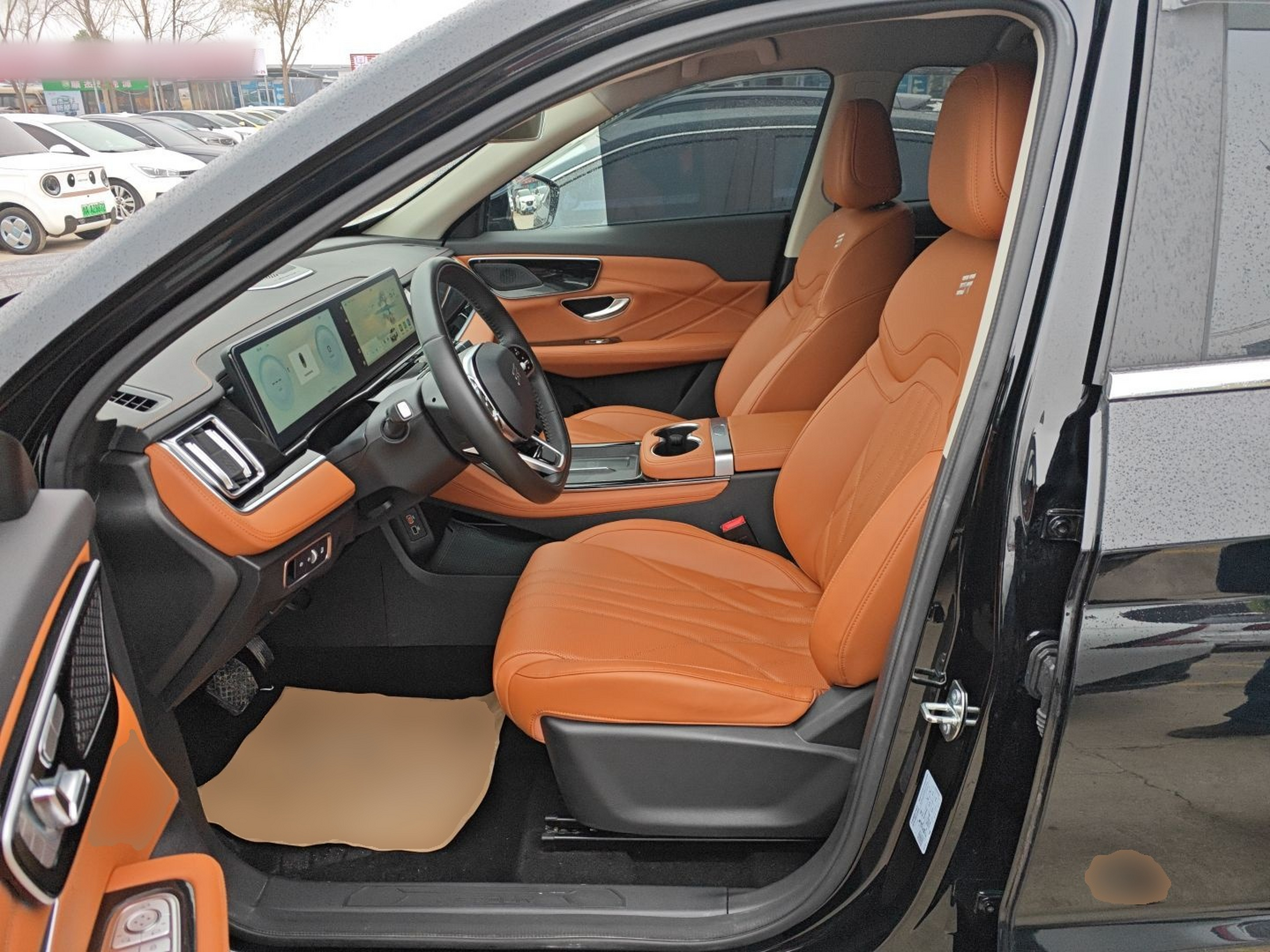 المقاعد الأمامية داخل السيارة