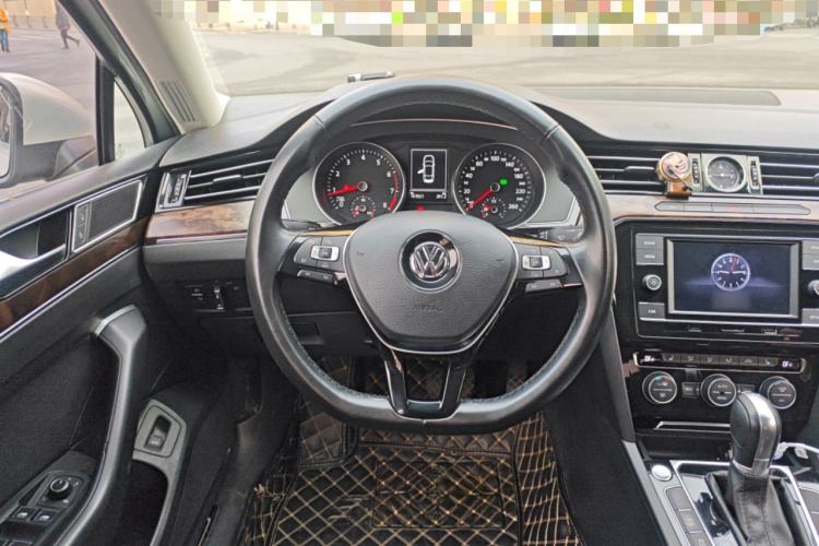 Used Volkswagen Magotan 2018 330TSI DSG Luxury Model
