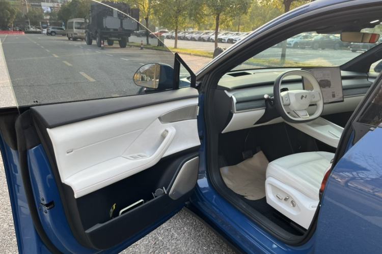 Used ONVO L60 2024 60 kWh All-Wheel Drive
