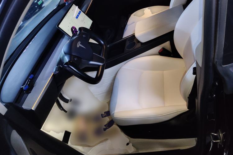 Used Tesla Model Y 2023 Long-Range All-Wheel-Drive Version