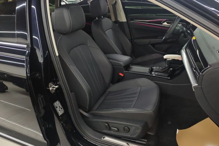 Used Volkswagen Passat 2025 Outstanding Model 380TSI Starry Dragon Glorious Edition
