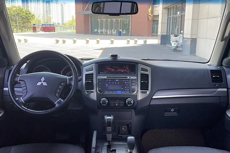 Used Mitsubishi Pajero 2016 3.0L Automatic Standard Version China V Standard
