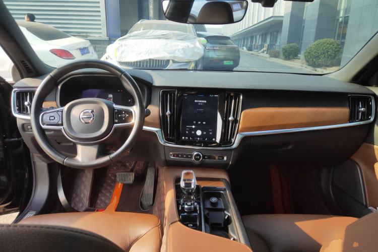Used Volvo S90 2022 B5 Zhiyi Luxury Edition