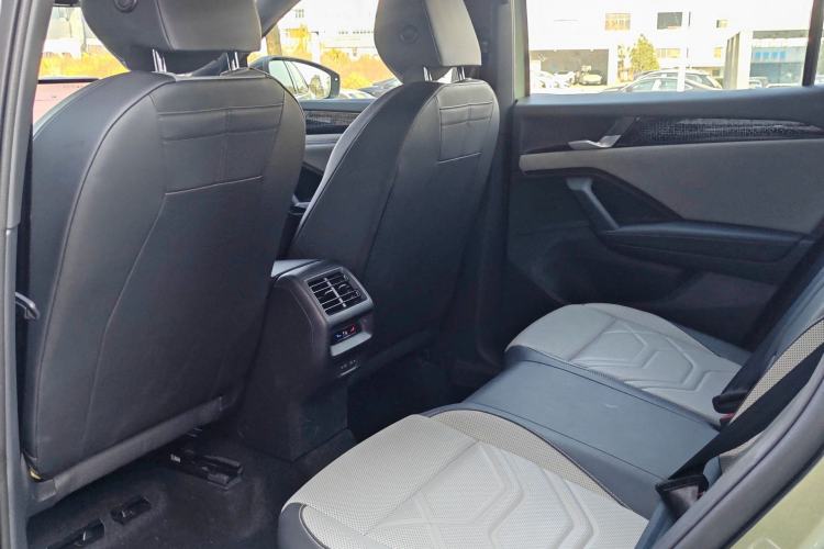 Used Volkswagen Tayron 2025 Tiguan L 380TSI 4Motion Luxury Easy Package
