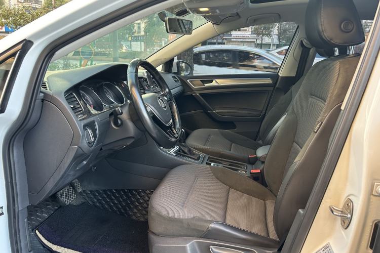 Used Volkswagen Golf 2018 230TSI Automatic Comfort Model
