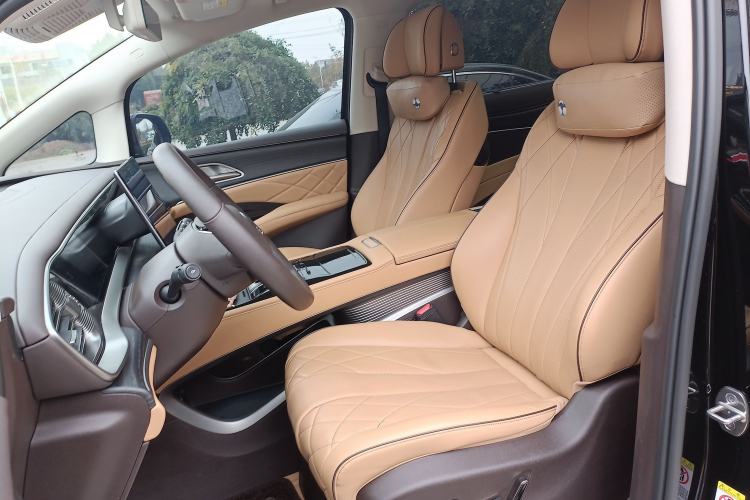 Used Denza D9 2024 DM-i 980 Four-Wheel Drive Prestige Model