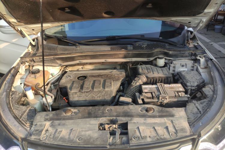 Used Dongfeng Aeolus AX7 2016 2.0L Automatic Zhiyi Trim
