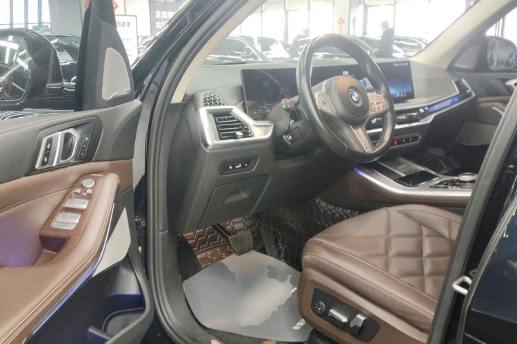 Used BMW X5 2023 xDrive 30Li Luxury M Sport Night Edition Package
