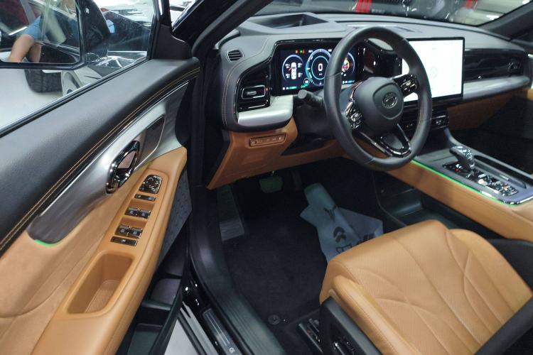 Used GAC Trumpchi ES9 2024 PHEV with 143 km Max
