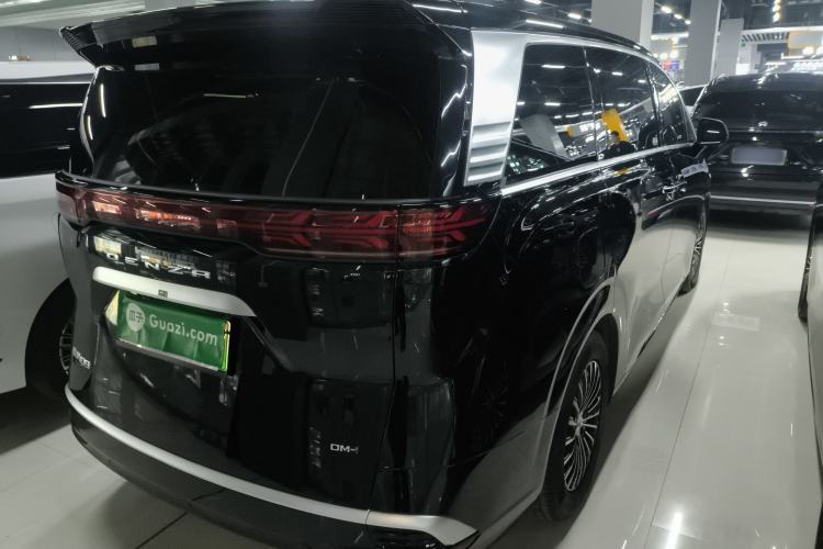 Used Denza D9 2024 DM-i 1050 Luxury Model